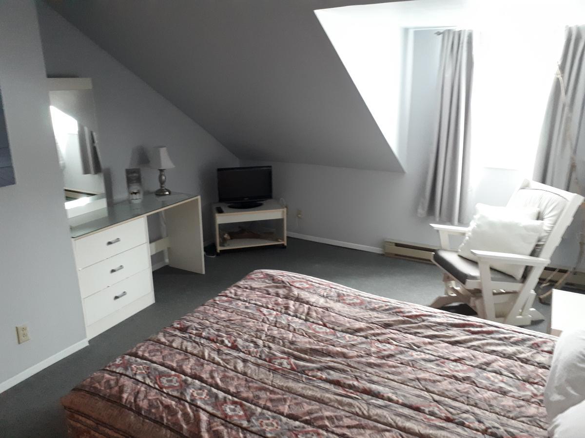 Hotel Au Vieux Bardeau Deschambault Exteriör bild