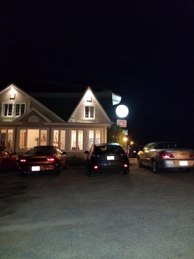 Hotel Au Vieux Bardeau Deschambault Exteriör bild